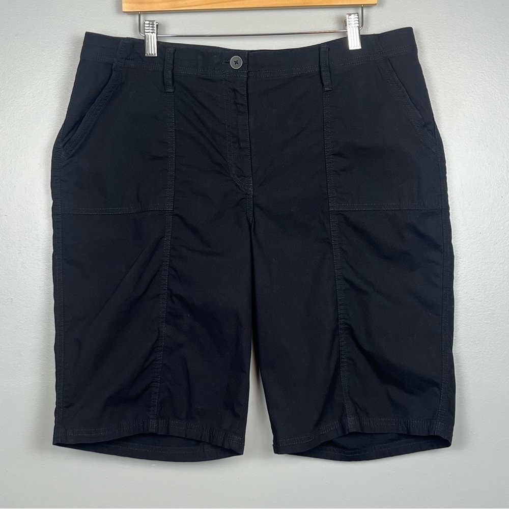 Chico’s black cotton spandex lightweight Bermuda length shorts, size 14.